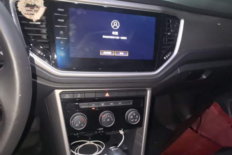 Used Volkswagen T-ROC 2021 Revised Version 280TSI DSG Two-Wheel Drive Elite Connect Edition Audio And AC Panel