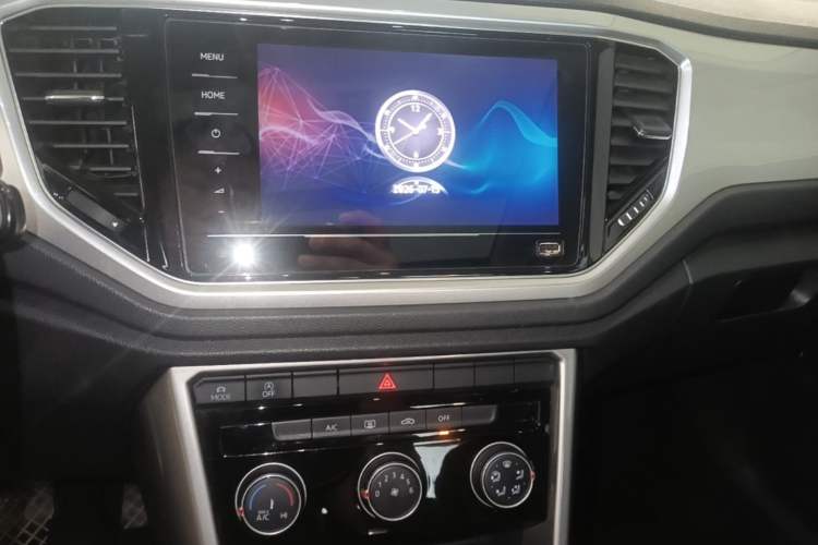 Used Volkswagen T-ROC 2021 280TSI DSG Two-Wheel Drive Elite Connect Edition Audio And AC Panel