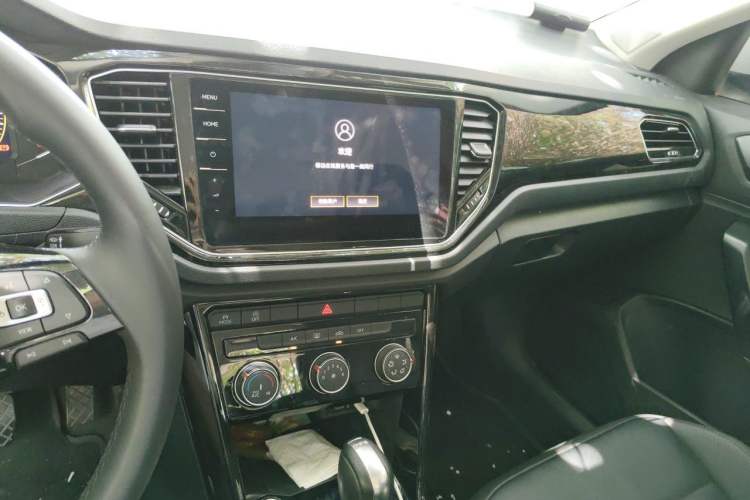 Used Volkswagen T-ROC 2021 Revised Version 280TSI DSG Two-Wheel Drive Comfort & Smart Connectivity Edition Audio And AC Panel