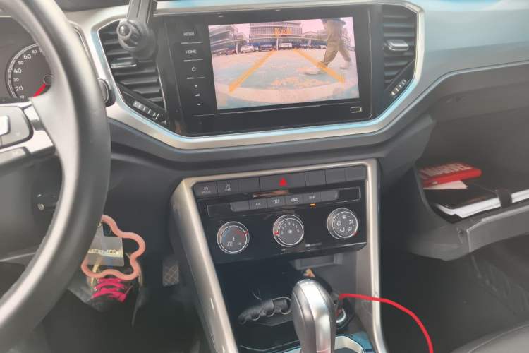 Used Volkswagen T-ROC 2021 280TSI DSG Two-Wheel Drive Elite Connect Edition Audio And AC Panel