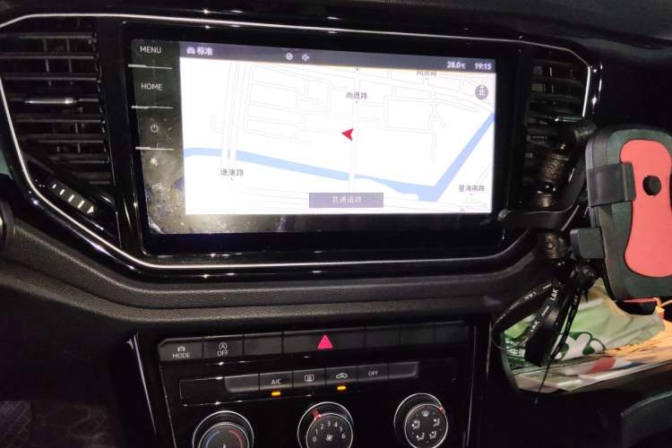 Used Volkswagen T-ROC 2021 280TSI DSG Two-Wheel Drive Comfort Connect Edition Audio And AC Panel