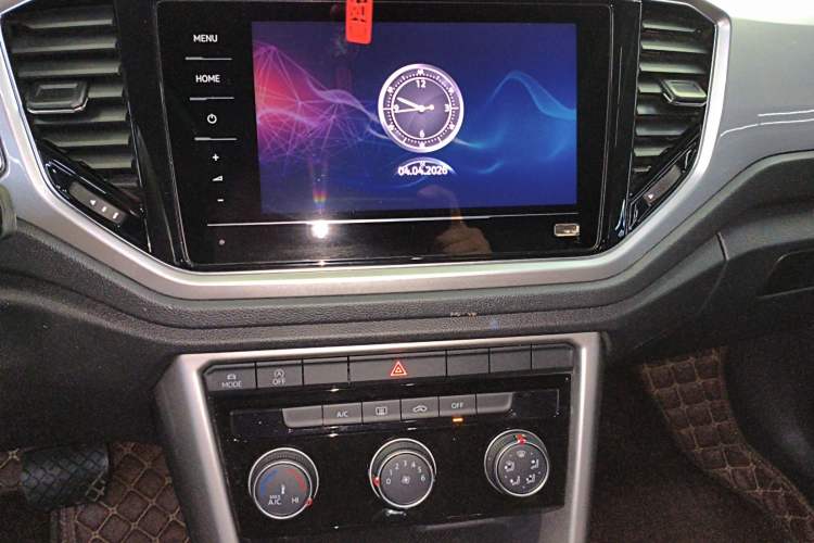 Used Volkswagen T-ROC 2021 280TSI DSG Two-Wheel Drive Elite Connect Edition Audio And AC Panel