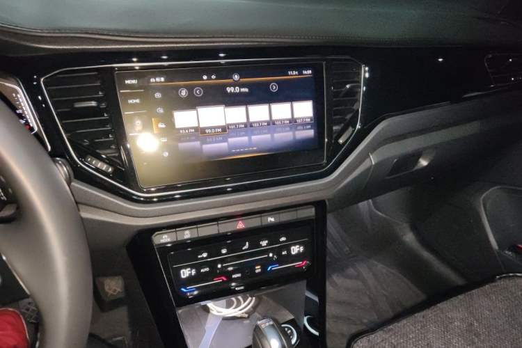Used Volkswagen T-ROC 2021 280TSI DSG Two-Wheel Drive Luxury Smart Connectivity Version Audio And AC Panel
