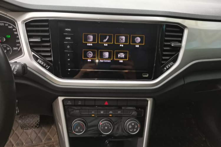 Used Volkswagen T-ROC 2021 280TSI DSG Two-Wheel Drive Elite Connect Edition Audio And AC Panel