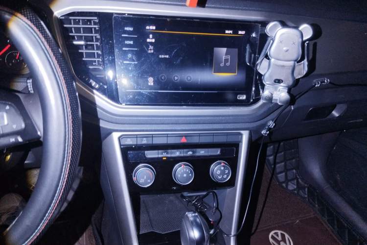 Used Volkswagen T-ROC 2021 280TSI DSG Two-Wheel Drive Elite Connect Edition Audio And AC Panel