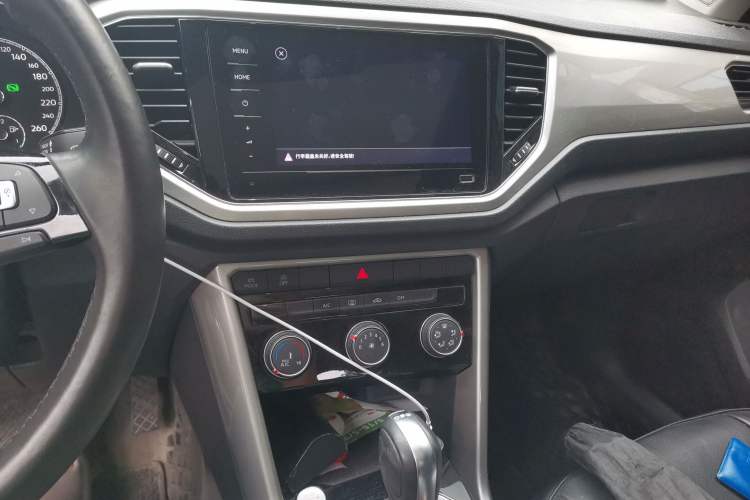 Used Volkswagen T-ROC 2021 Revised Version 280TSI DSG Two-Wheel Drive Elite Connect Edition Audio And AC Panel