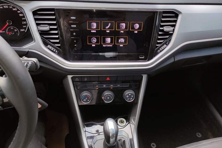Used Volkswagen T-ROC 2021 280TSI DSG Two-Wheel Drive Elite Connect Edition Audio And AC Panel