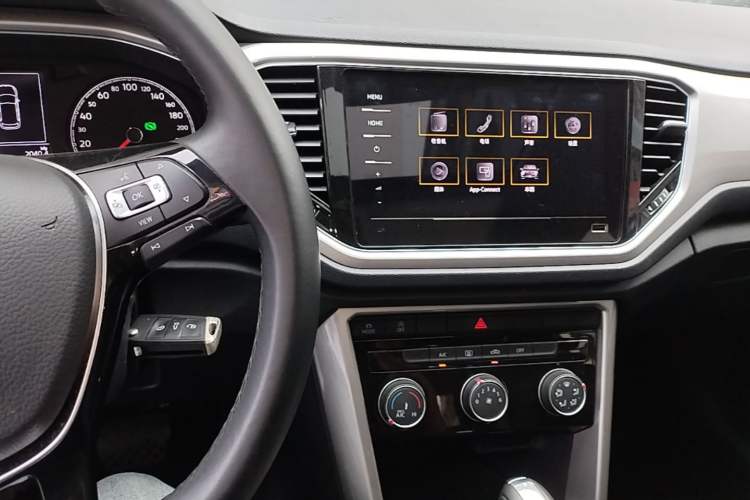 Used Volkswagen T-ROC 2021 Revised Version 280TSI DSG Two-Wheel Drive Elite Connect Edition Audio And AC Panel