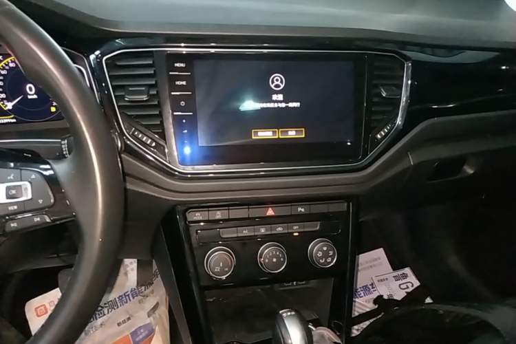 Used Volkswagen T-ROC 2021 Revised Version 280TSI DSG Two-Wheel Drive Comfort & Smart Connectivity Edition Audio And AC Panel