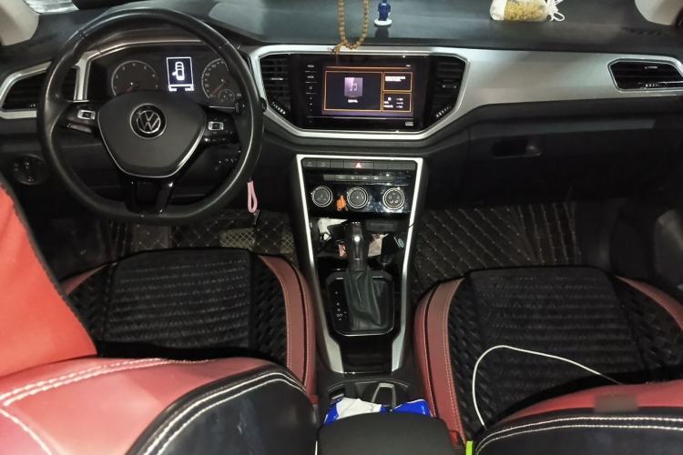 Used Volkswagen T-ROC 2021 280TSI DSG Two-Wheel Drive Elite Connect Edition Center Console