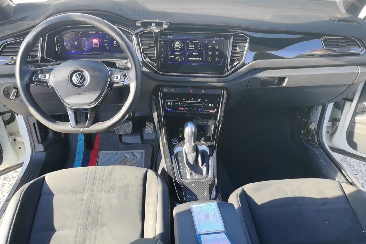 Used Volkswagen T-ROC 2021 280TSI DSG Two-Wheel Drive Luxury Smart Connectivity Version Center Console