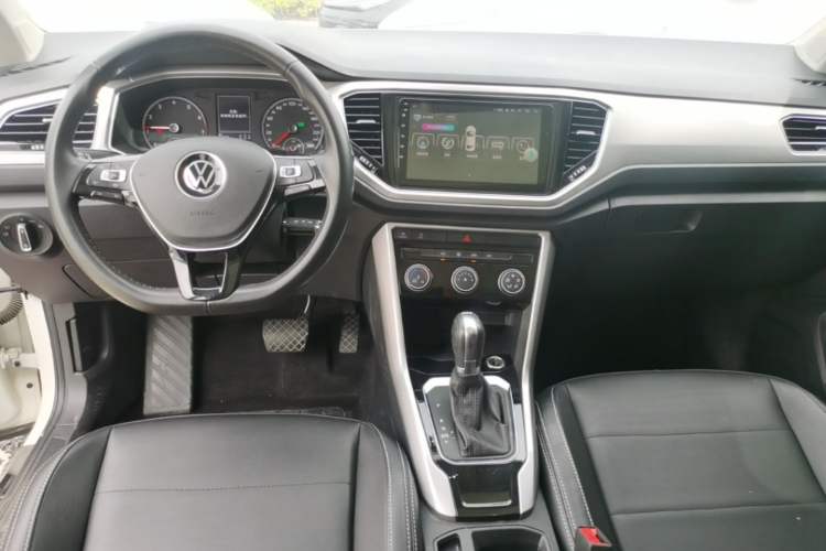 Used Volkswagen T-ROC 2021 280TSI DSG Two-Wheel Drive Elite Connect Edition Center Console