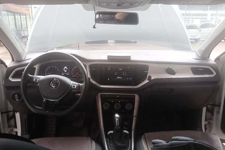 Used Volkswagen T-ROC 2021 280TSI DSG Two-Wheel Drive Elite Connect Edition Center Console