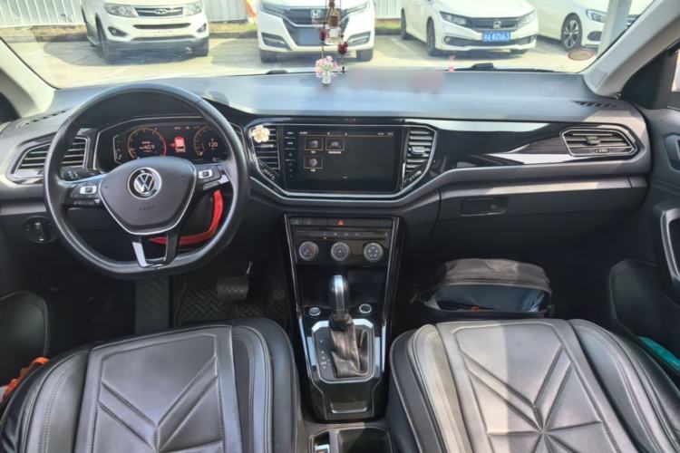 Used Volkswagen T-ROC 2021 280TSI DSG Two-Wheel Drive Comfort Connect Edition Center Console