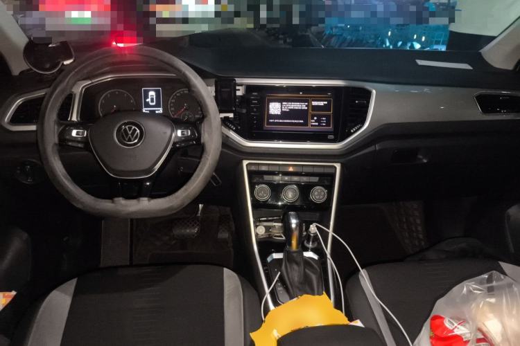 Used Volkswagen T-ROC 2021 280TSI DSG Two-Wheel Drive Elite Connect Edition Center Console