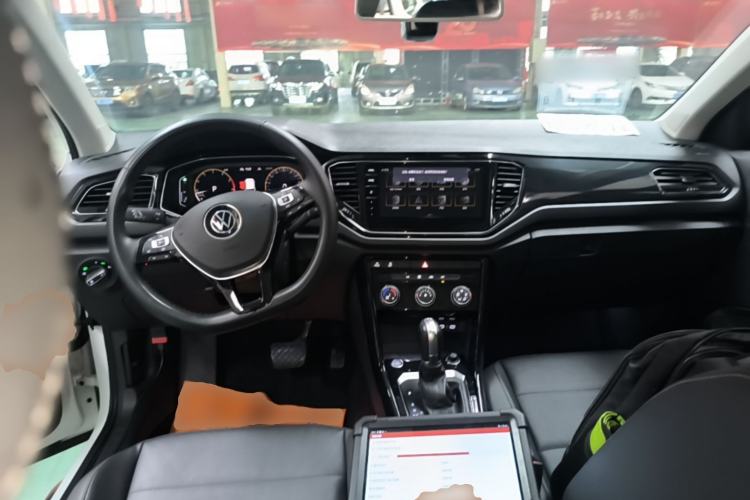 Used Volkswagen T-ROC 2021 280TSI DSG Two-Wheel Drive Comfort Connect Edition Center Console