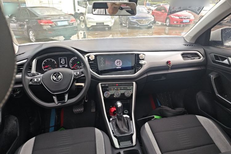 Used Volkswagen T-ROC 2021 280TSI DSG Two-Wheel Drive Elite Connect Edition Center Console
