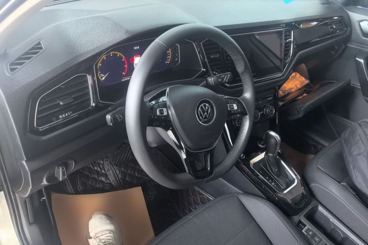 Used Volkswagen T-ROC 2021 280TSI DSG Two-Wheel Drive Comfort Connect Edition Center Console