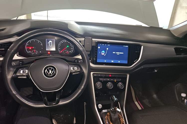 Used Volkswagen T-ROC 2021 280TSI DSG Two-Wheel Drive Elite Connect Edition Center Console