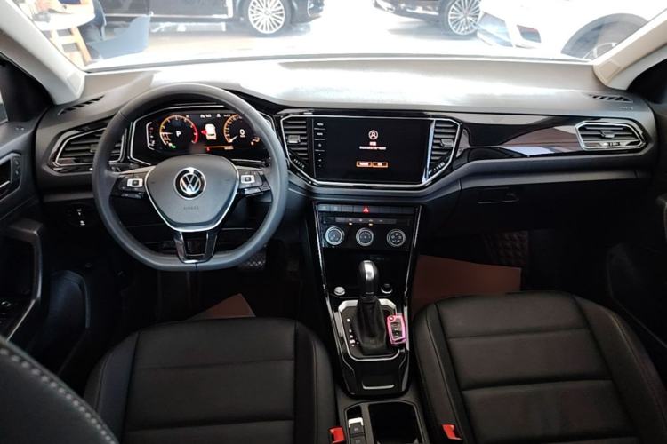 Used Volkswagen T-ROC 2021 280TSI DSG Two-Wheel Drive Comfort Connect Edition Center Console