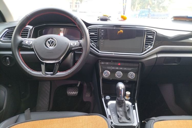 Used Volkswagen T-ROC 2021 280TSI DSG Two-Wheel Drive Comfort Connect Edition Center Console