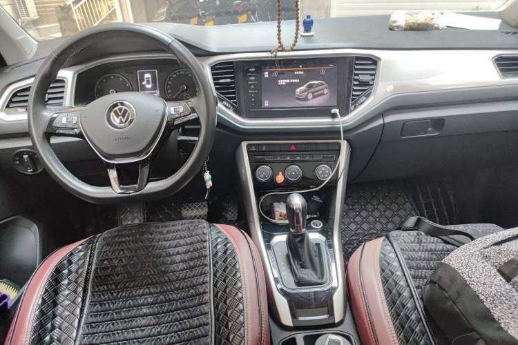 Used Volkswagen T-ROC 2021 280TSI DSG Two-Wheel Drive Elite Connect Edition Center Console