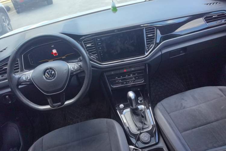 Used Volkswagen T-ROC 2021 Revised Version 280TSI DSG All-Wheel Drive Luxury Connected Edition Center Console