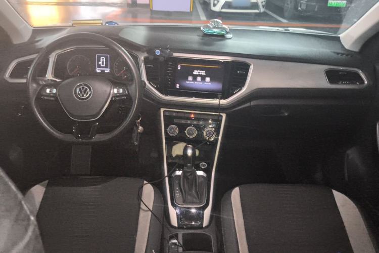 Used Volkswagen T-ROC 2021 Revised Version 280TSI DSG Two-Wheel Drive Elite Connect Edition Center Console