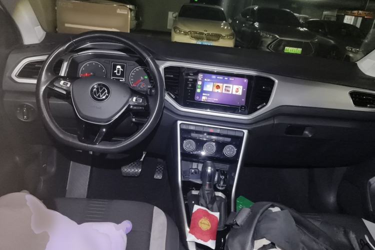 Used Volkswagen T-ROC 2021 280TSI DSG Two-Wheel Drive Elite Connect Edition Center Console