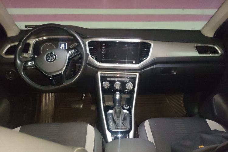 Used Volkswagen T-ROC 2021 280TSI DSG Two-Wheel Drive Elite Connect Edition Center Console