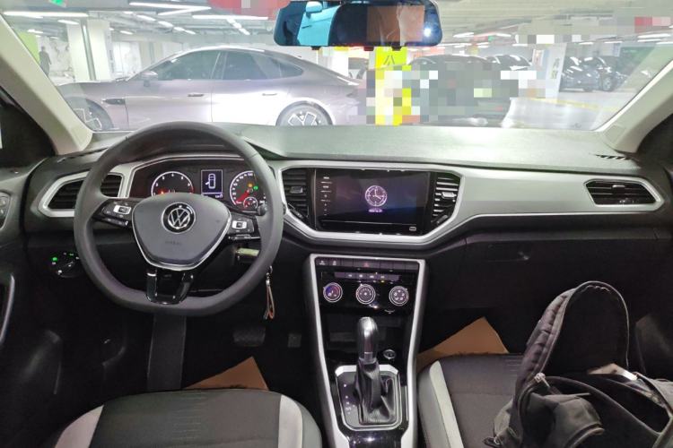 Used Volkswagen T-ROC 2021 Revised Version 280TSI DSG Two-Wheel Drive Elite Connect Edition Center Console
