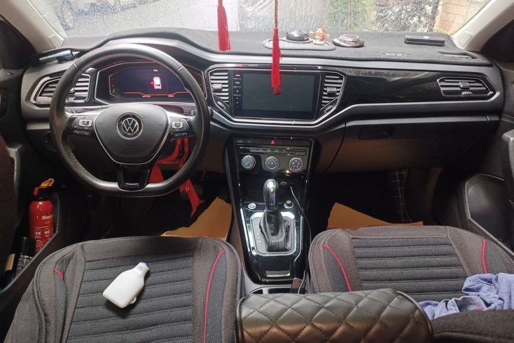 Used Volkswagen T-ROC 2021 280TSI DSG Two-Wheel Drive Comfort Connect 30th Anniversary Edition Center Console
