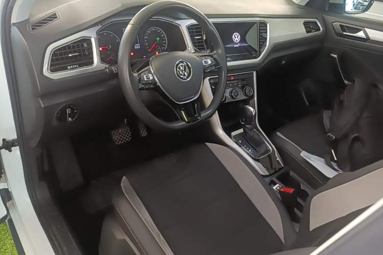 Used Volkswagen T-ROC 2021 280TSI DSG Two-Wheel Drive Elite Connect Edition Center Console