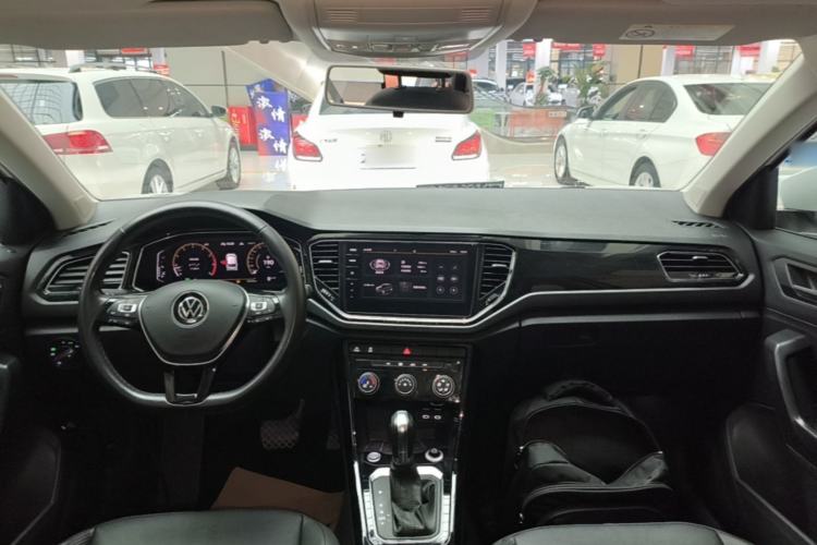 Used Volkswagen T-ROC 2021 280TSI DSG Two-Wheel Drive Comfort Connect Edition Center Console