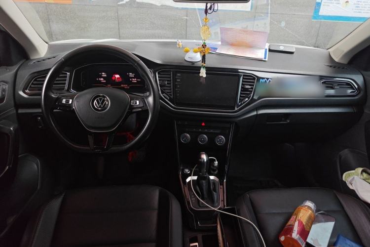 Used Volkswagen T-ROC 2021 280TSI DSG Two-Wheel Drive Comfort Connect Edition Center Console