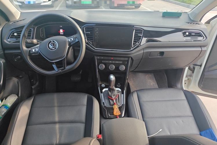 Used Volkswagen T-ROC 2021 280TSI DSG Two-Wheel Drive Comfort Connect Edition Center Console