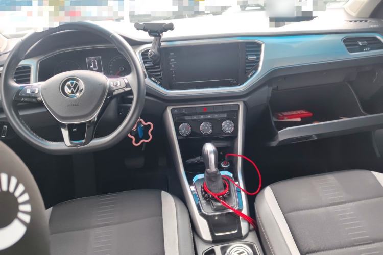 Used Volkswagen T-ROC 2021 280TSI DSG Two-Wheel Drive Elite Connect Edition Center Console