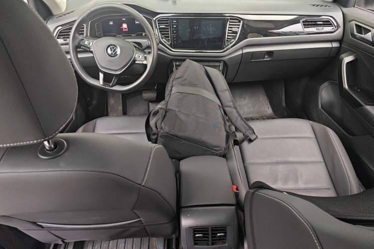 Used Volkswagen T-ROC 2021 280TSI DSG Two-Wheel Drive Comfort Connect Edition Center Console