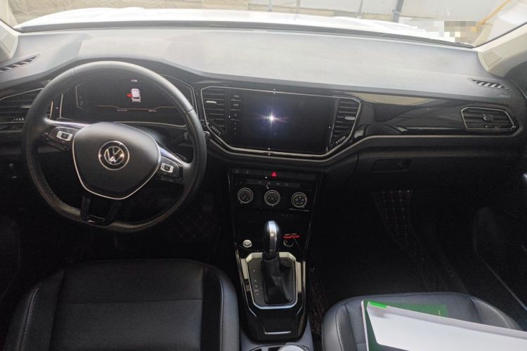 Used Volkswagen T-ROC 2021 280TSI DSG Two-Wheel Drive Comfort Connect Edition Center Console