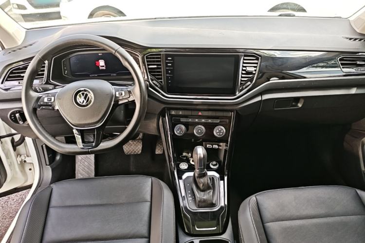 Used Volkswagen T-ROC 2021 280TSI DSG Two-Wheel Drive Comfort Connect Edition Center Console