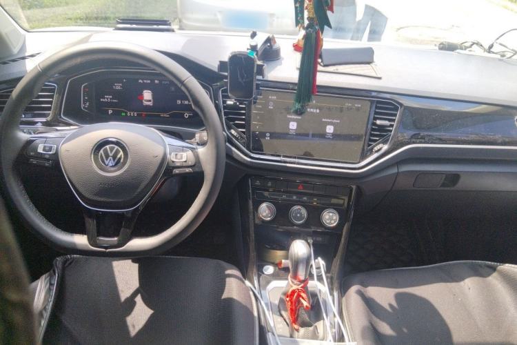 Used Volkswagen T-ROC 2021 280TSI DSG Two-Wheel Drive Comfort Connect Edition Center Console