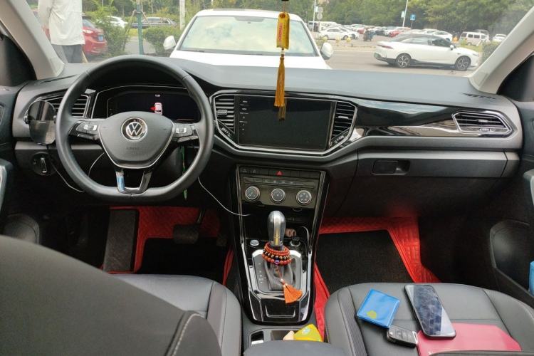 Used Volkswagen T-ROC 2021 280TSI DSG Two-Wheel Drive Comfort Connect Edition Center Console