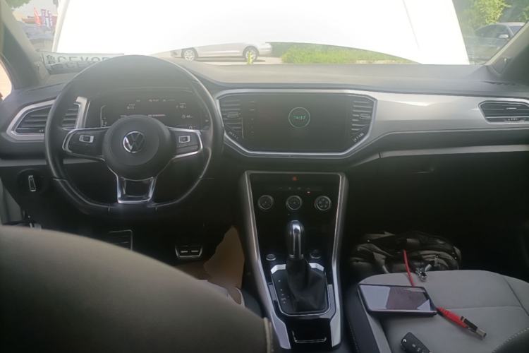 Used Volkswagen T-ROC 2021 280TSI DSG Two-Wheel Drive R-Line Pro Connected Version Center Console