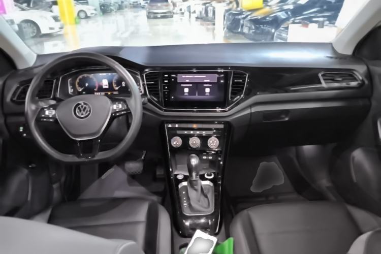 Used Volkswagen T-ROC 2021 280TSI DSG Two-Wheel Drive Comfort Connect Edition Center Console