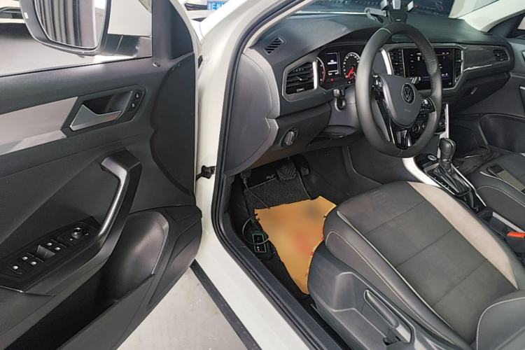 Used Volkswagen T-ROC 2021 280TSI DSG Two-Wheel Drive Elite Connect Edition Driver Seat