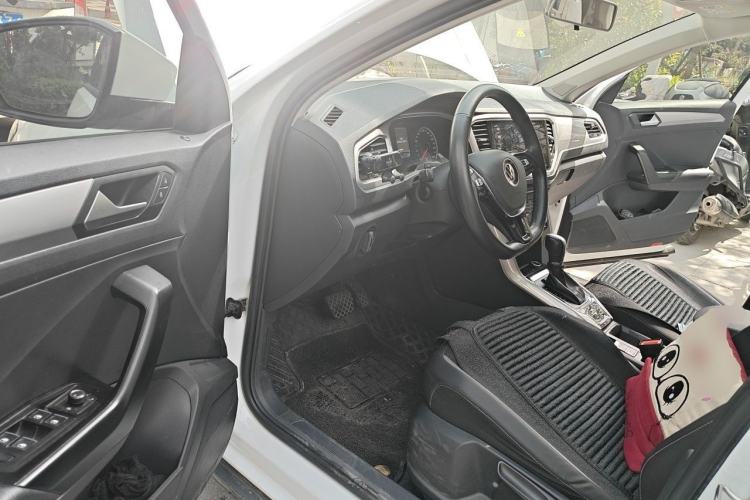 Used Volkswagen T-ROC 2021 280TSI DSG Two-Wheel Drive Elite Connect Edition Driver Seat