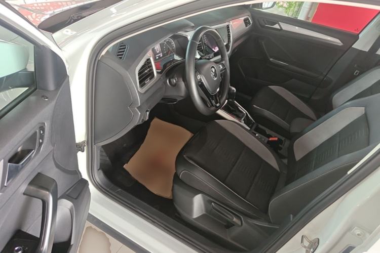 Used Volkswagen T-ROC 2021 280TSI DSG Two-Wheel Drive Elite Connect Edition Driver Seat
