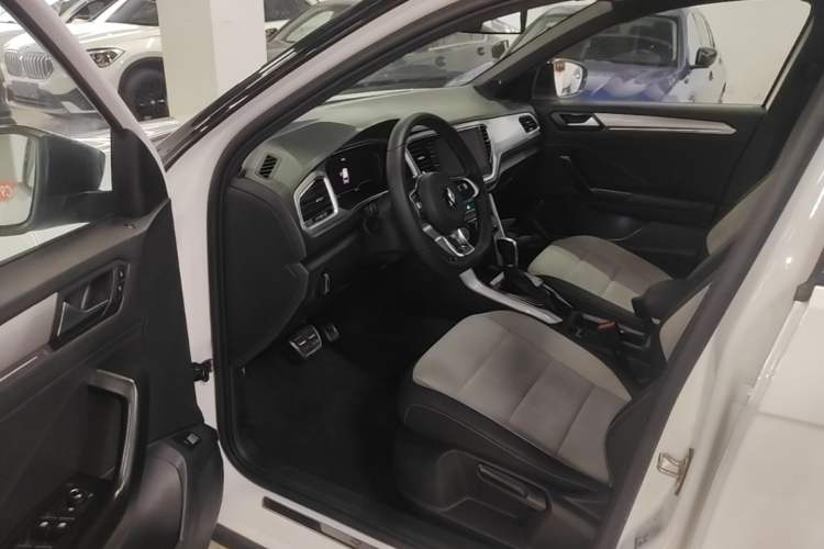 Used Volkswagen T-ROC 2021 Revised Version 280TSI DSG Two-Wheel Drive R-Line Pro Connected Car Edition Driver Seat