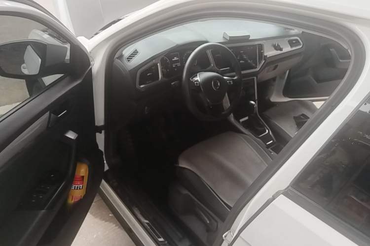 Used Volkswagen T-ROC 2021 280TSI DSG Two-Wheel Drive Elite Connect Edition Driver Seat