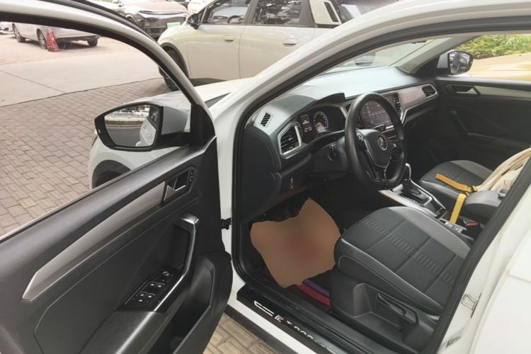 Used Volkswagen T-ROC 2021 280TSI DSG Two-Wheel Drive Elite Connect Edition Driver Seat